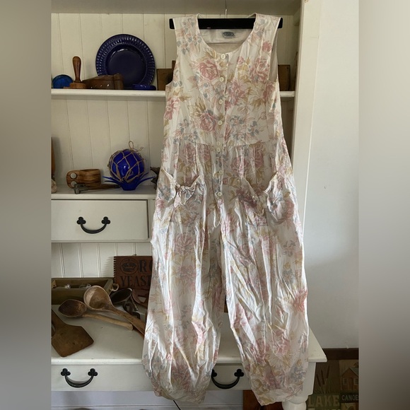 Laura Ashley Jumpsuit/Romper Soft Floral material - Picture 1 of 12